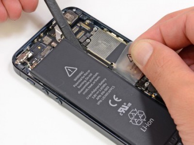 Apple заявила о проблемах с аккумулятором в iPhone 5S