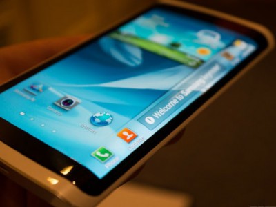 Патенты Samsung показывают функции смартфонов с изогнутым дислеем 