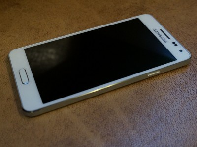 Samsung Galaxy Alpha - смартфон на металлической раме