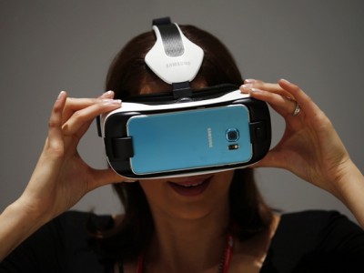 VR-гарнитура для Samsung Galaxy S6 появится в продаже уже завтра